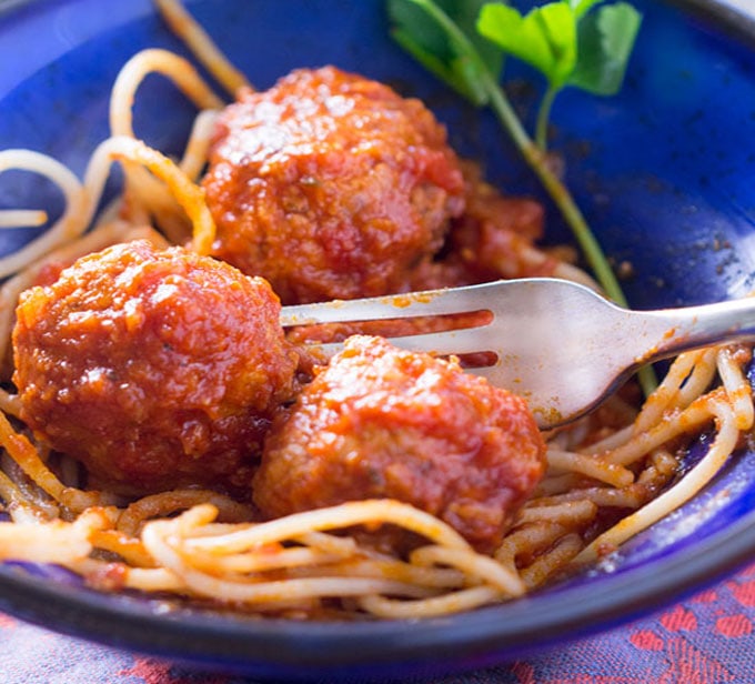 These turkey meatballs are extra tender and flavorful because of a few surprising ingredients, tomato paste, sweet potatoes and garbanzo bean flour. These scrumptious healthy meatballs have become a weekly staple at my house. We love them over pasta, zoodles or spaghetti squash l panningtheglobe.com