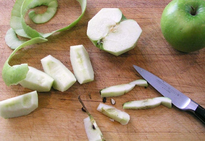 tart-apples-getting-sliced