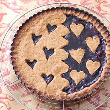 A delicious Linzertorte for Valentine's Day - Panning The Globe