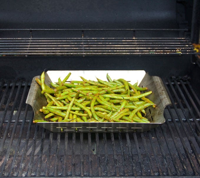 How to grill green beans, showing how to cook green beans on the grill with a grill rack