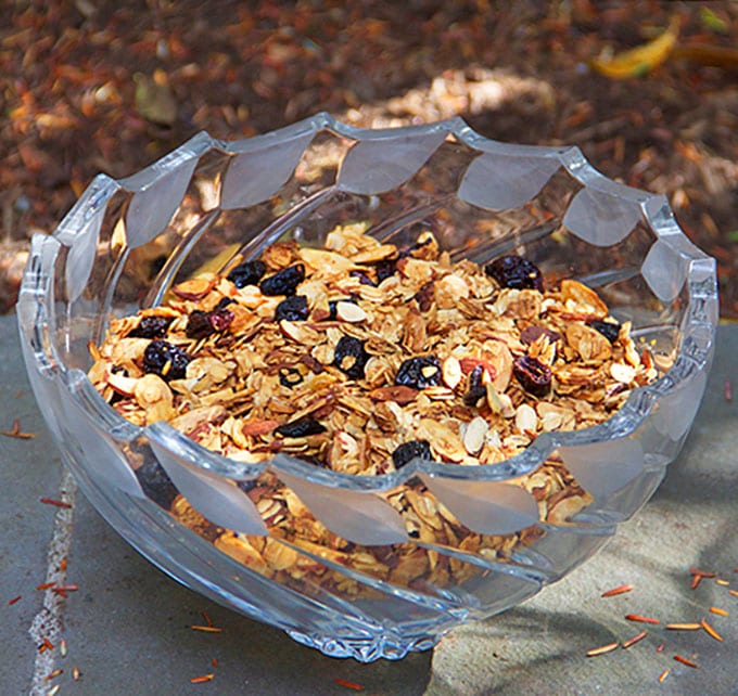 Vanilla Toasted Almond Granola | PanningTheGlobe.com