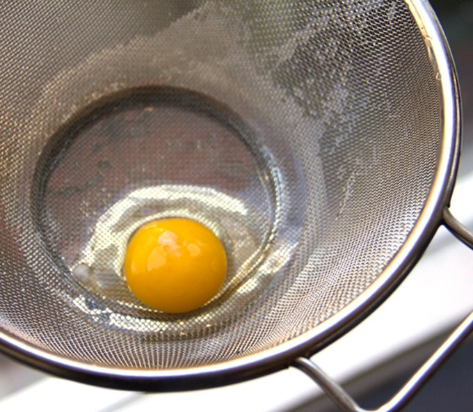 how to make a perfect poached egg - Panning The Globe
