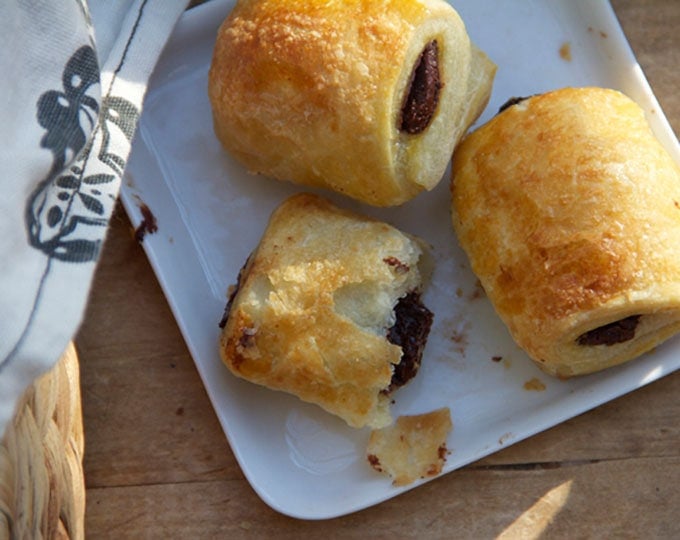 Pain Au Chocolat | an easy recipe for delicious French chocolate croissants | Panning The Globe