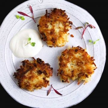 Potato latkes with sour cream