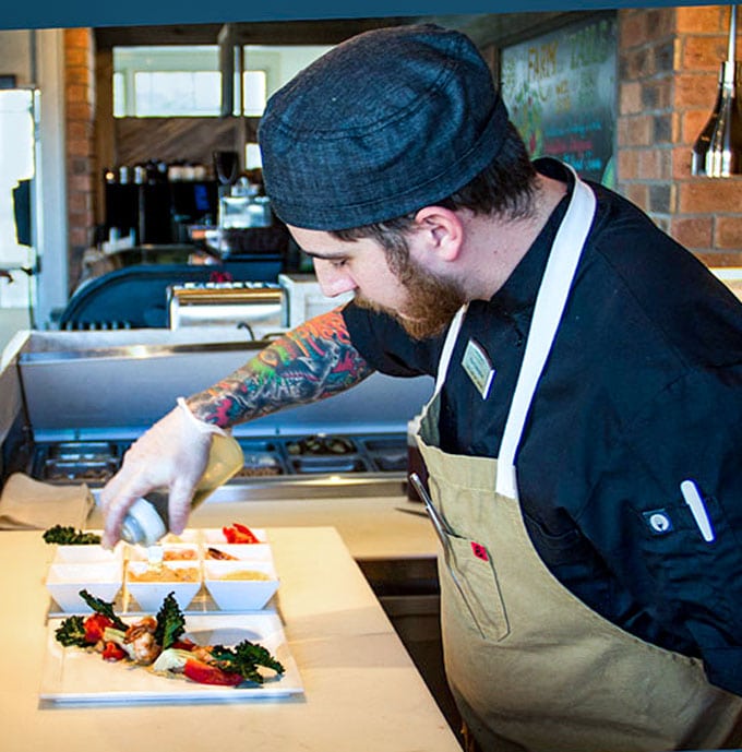 This healthy shrimp salad recipe from Canyon Ranch's chef Kyle looks elegant and fancy but it's a surprisingly easy recipe to put together and great dish for brunch or lunch l www.panningtheglobe.com 