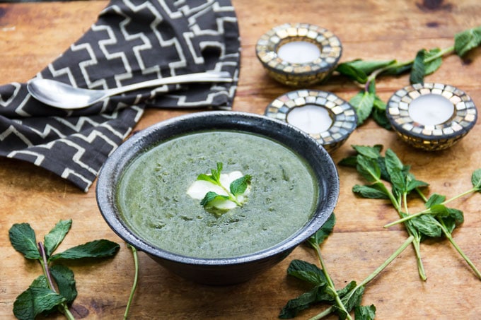Syrian spinach soup with yogurt