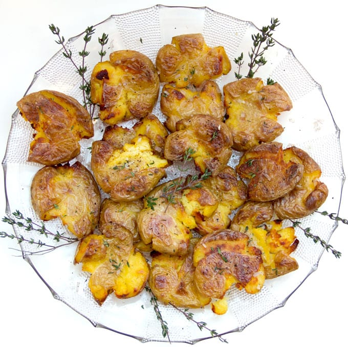 Crispy Smashed Potatoes • a stellar potato dish that's perfect for entertaining • Panning The Globe