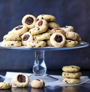 Here are three easy recipes for delicious naturally gluten-free almond cookies: chocolate thumbprint, orange vanilla chocolate chip and vanilla cinnamon cardamom l www.panningtheglobe.com