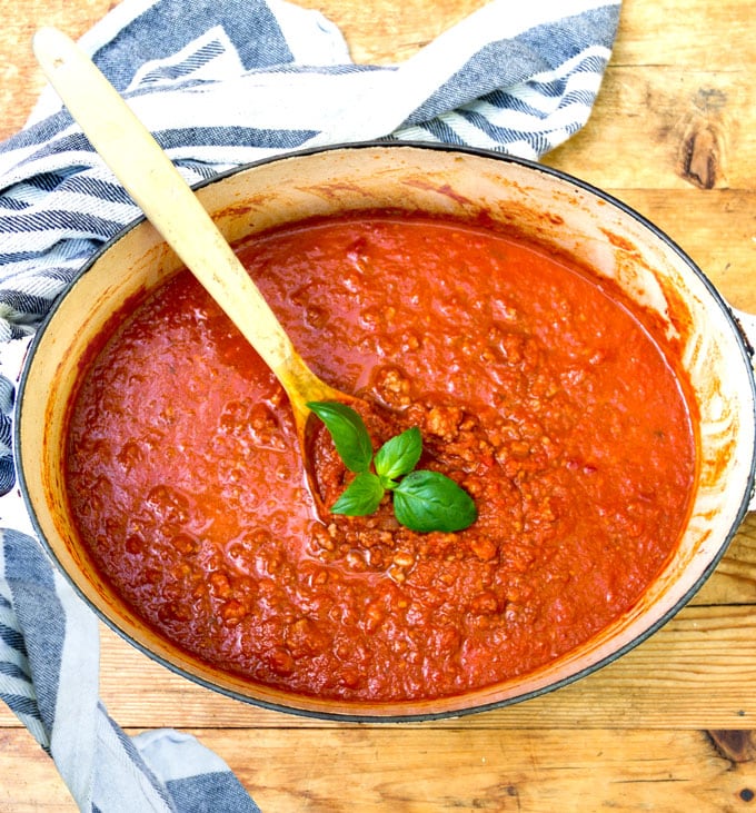 a pot of tomato sauce with ground turkey