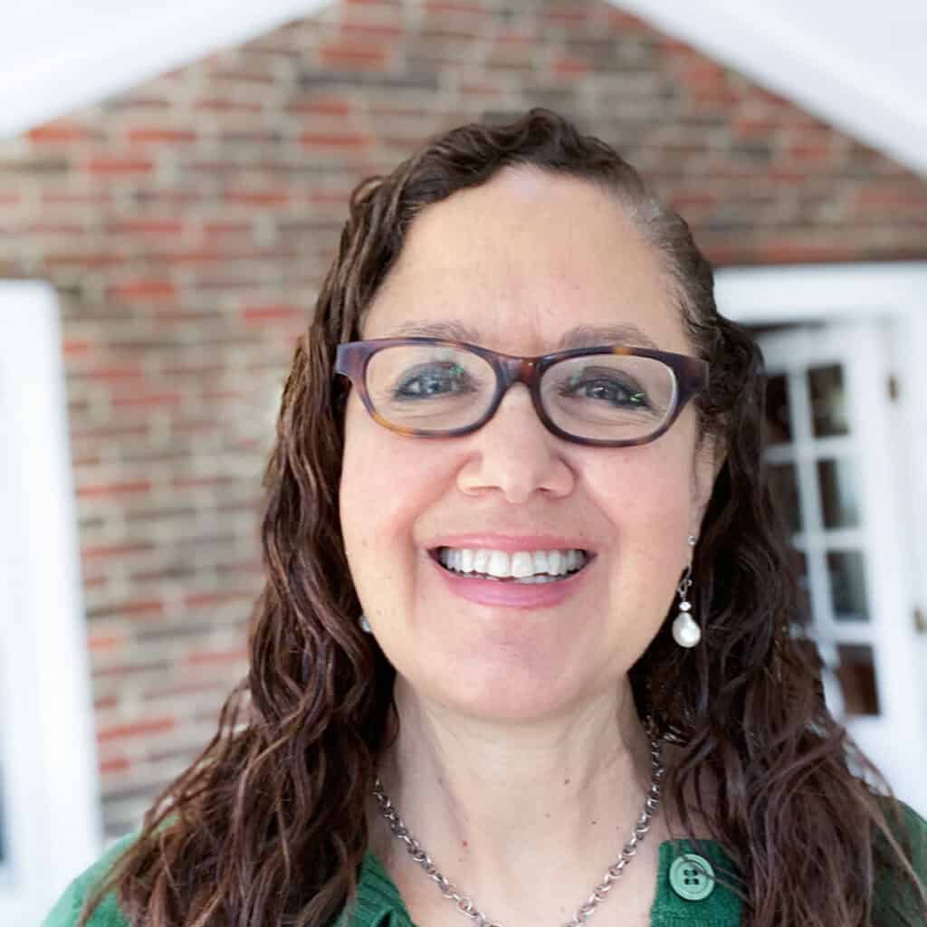 lisa Goldfinger head shot