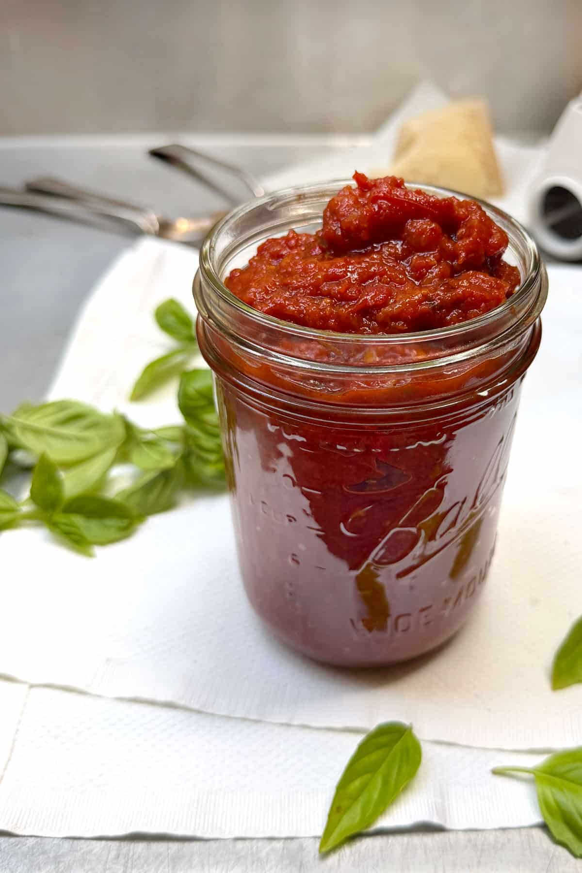 Jar of roasted tomato sauce.